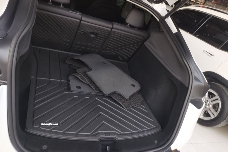 特斯拉 Model Y 2025款 后轮驱动版机舱底盘23