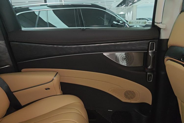 腾势D9 2024款 DM-i 1050 尊享型中控内饰49