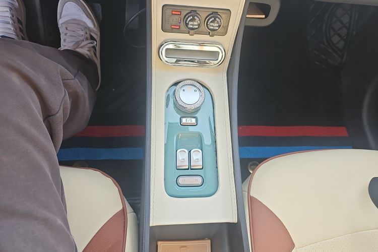 长安启源 长安Lumin 2023款 205km 香沁款中控内饰18