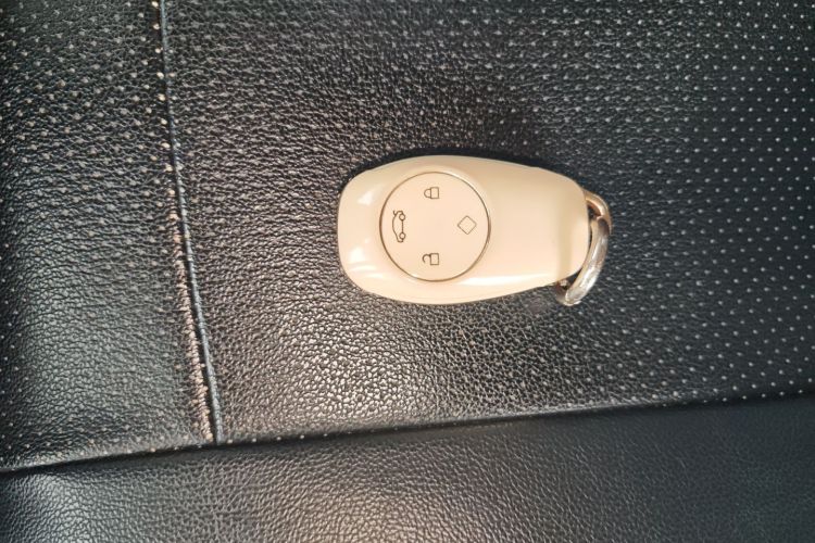 零跑汽车 零跑T03 2021款 400轻享版 三元锂中控内饰7001