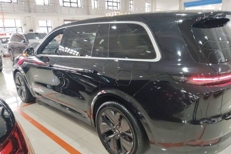 理想汽车 理想L9 2024款 Ultra车身外观4