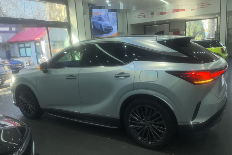 雷克萨斯RX新能源 2023款 450h+ 四驱畅享版车身外观4