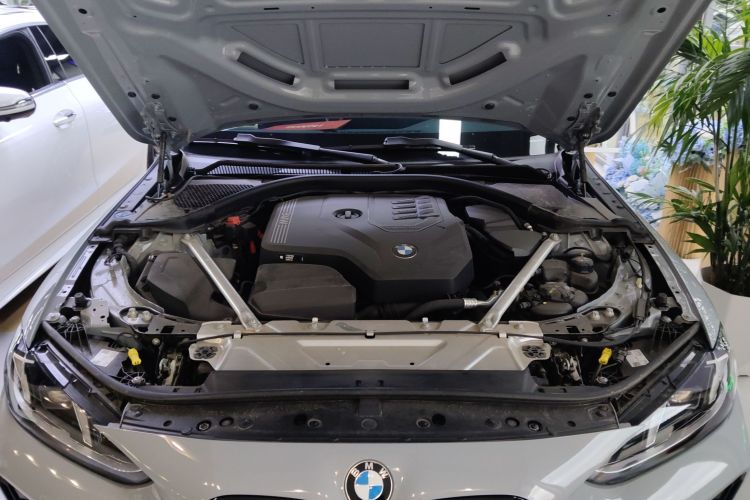 宝马4系 2024款 430i M运动曜夜套装机舱底盘24