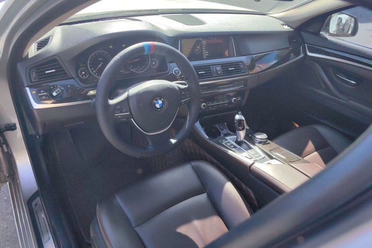 宝马5系 2017款 525Li 豪华设计套装中控内饰7002