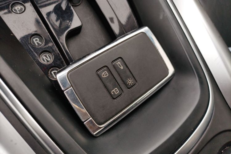 雷诺 科雷嘉 2017款 2.0L 两驱豪华版中控内饰7001