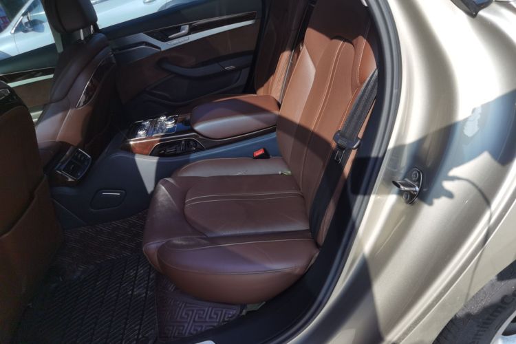 奥迪A8 2013款 A8L 45 TFSI quattro豪华型中控内饰21