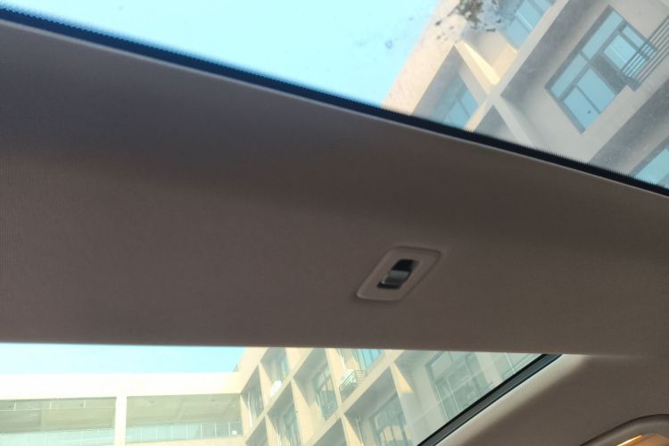 奔驰V级 2018款 V 260 尊贵版 国V中控内饰22