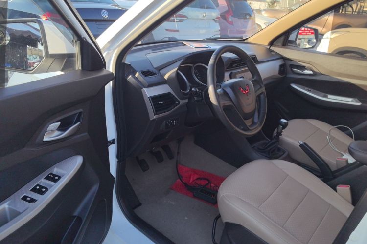 五菱汽车 五菱宏光 2021款 1.5L改款 S舒适型 电动助力LAR中控内饰20