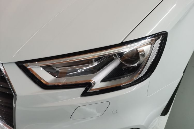 奥迪A3 2018款 30周年年型 Limousine 35 TFSI 时尚型局部细节36