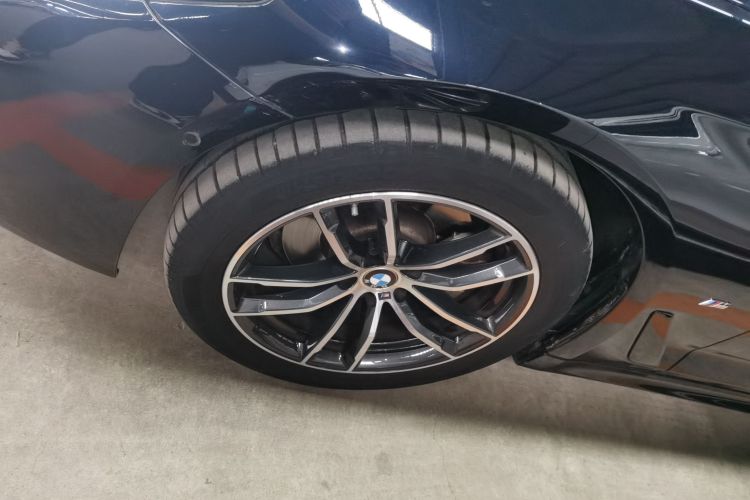 宝马5系(进口) 2022款 改款二 525i M运动套装车身外观35