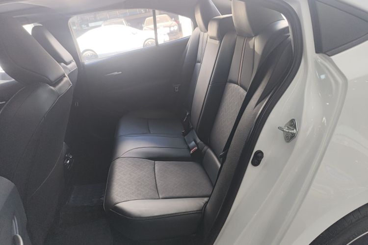 丰田 雷凌 2023款 智能电混双擎 1.8L 运动版中控内饰21