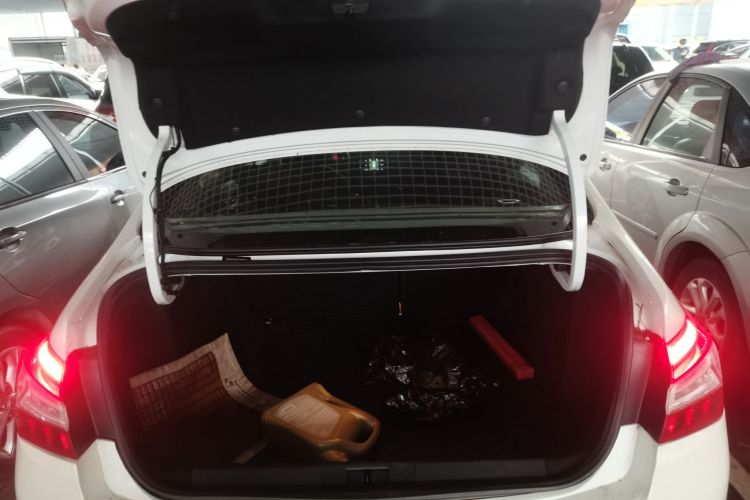 标致408 2018款 改款 350THP 自动豪华版局部细节23