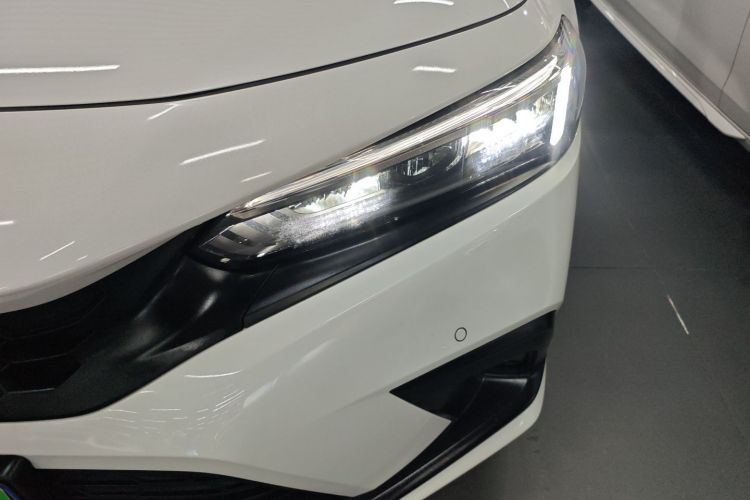 本田 思域 2023款 HATCHBACK 240TURBO CVT极锐版局部细节36
