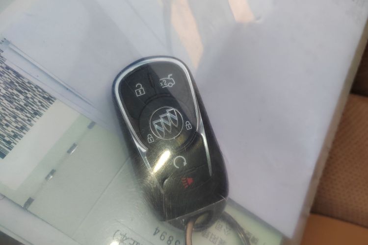 别克 君越 2016款 28T 豪华型中控内饰11