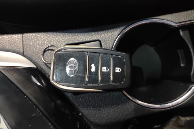 丰田 卡罗拉 2017款 改款 1.2T S-CVT GL中控内饰7001