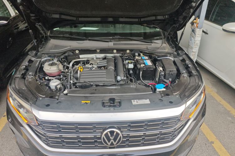 大众 帕萨特 2022款 280TSI 商务版机舱底盘24