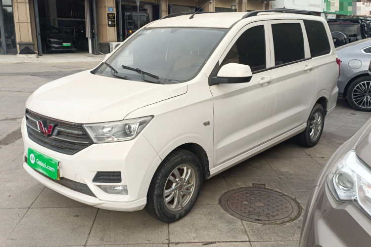 五菱汽车 五菱宏光 2019款 1.5L S标准型国VI LAR车身外观4