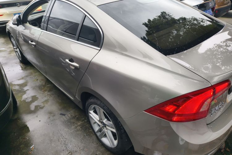 沃尔沃S60 2014款 S60L T5 智驭版车身外观6001