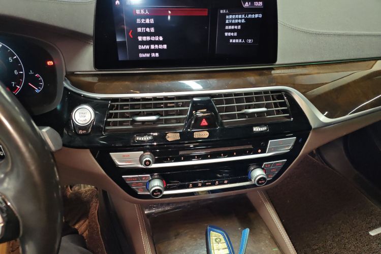 宝马5系 2019款 改款 525Li 豪华套装中控内饰16