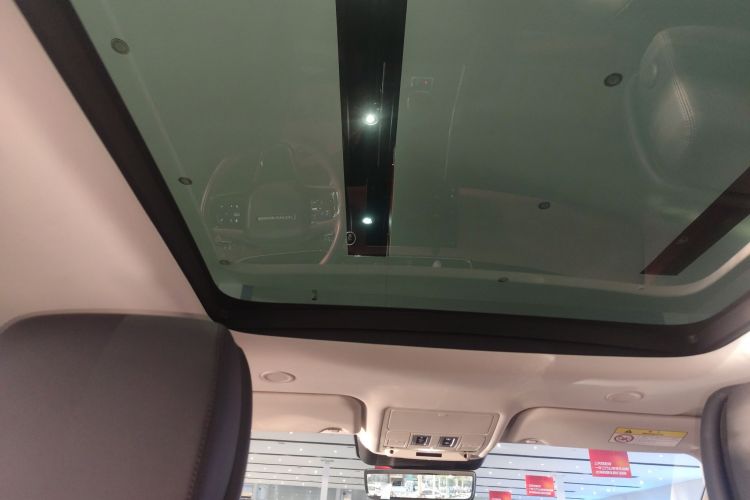 路虎 2024款 揽胜极光L SE 驭光尊耀版中控内饰22