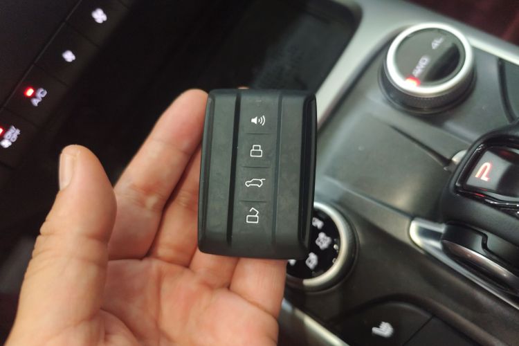 坦克300 2024款 2.0T 穿越者中控内饰11