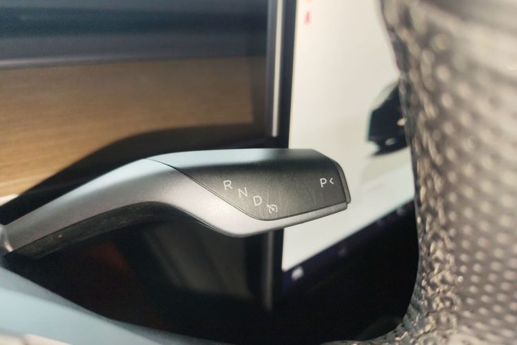 特斯拉 Model Y 2022款 后轮驱动版中控内饰18