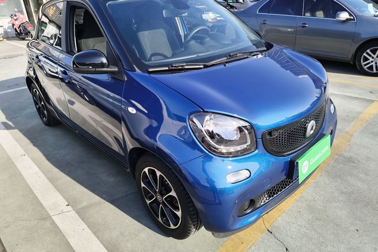 smart forfour 2016款 1.0L 52千瓦激情版车身外观6002