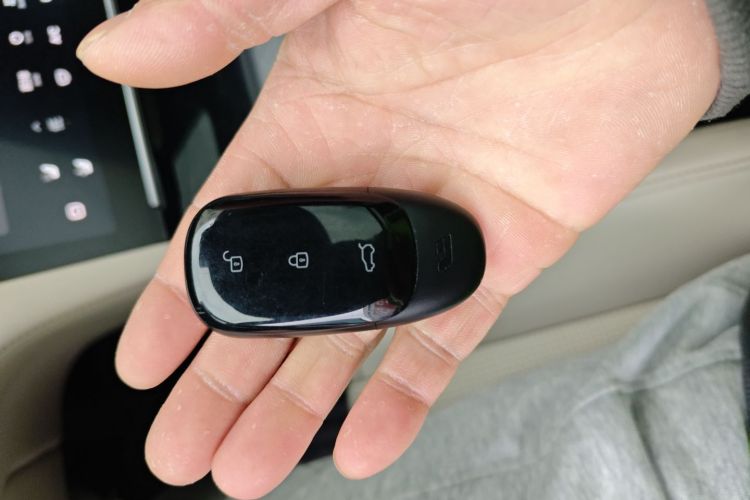 理想汽车 理想ONE 2020款 增程6座版中控内饰7001