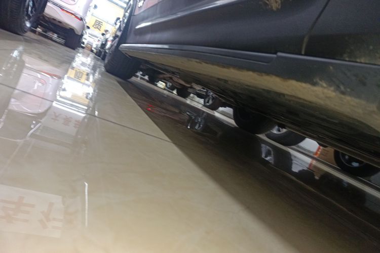 奔驰GLB 2024款 GLB 220 时尚型局部细节9001