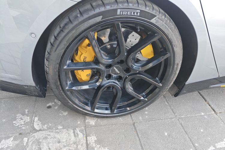 小米汽车 小米SU7 Ultra 2025款 Ultra车身外观6008