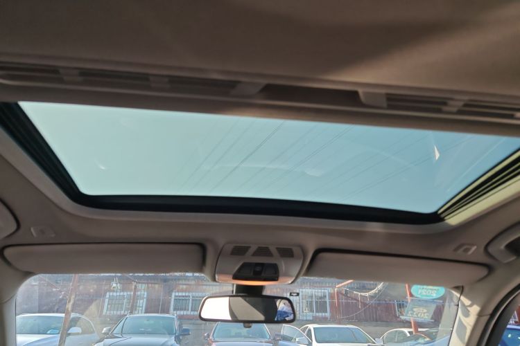 宝马3系 2015款 320i 超悦版时尚型局部细节22