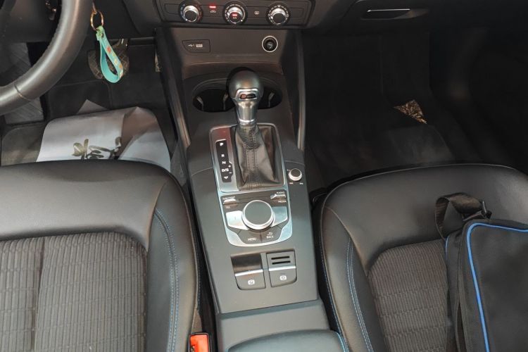 奥迪A3 2020款 Sportback 35 TFSI 时尚型 国VI中控内饰18