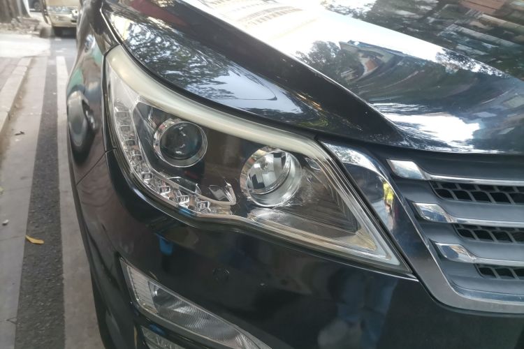 宝骏560 2016款 1.8L iAMT豪华型车身外观8