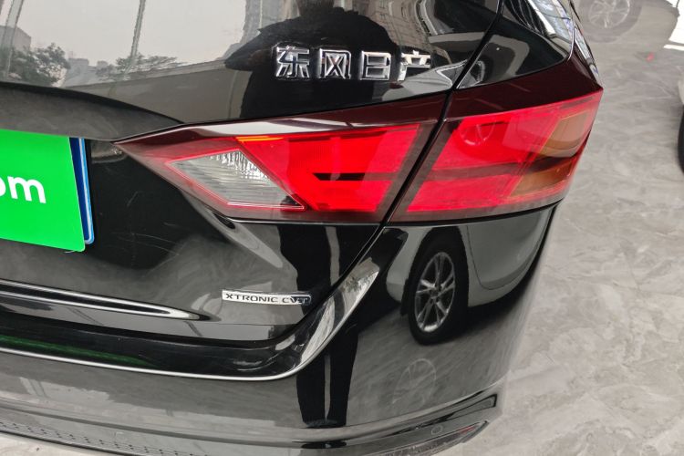 日产 天籁 2021款 2.0L XL 舒适版车身外观9