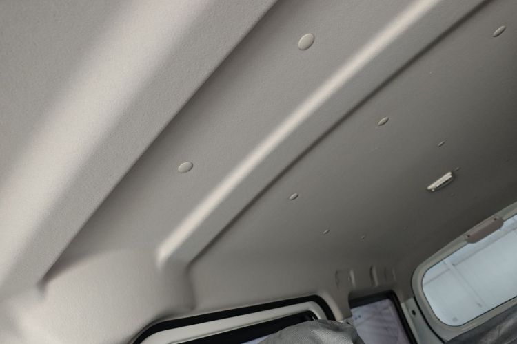 长安凯程 长安睿行EM60 2025款 客运版 舒适型 6座 300km 背掀门中控内饰22