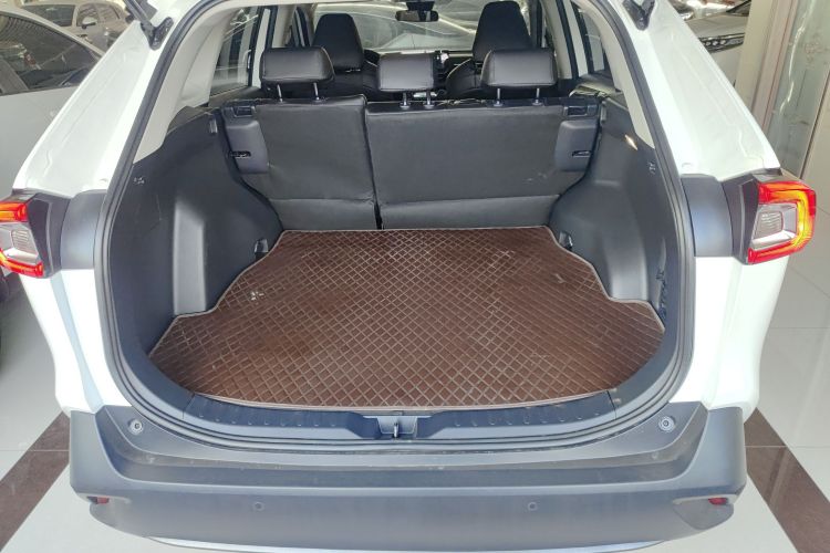 丰田 威兰达 2024款 2.0L CVT两驱领先版机舱底盘23