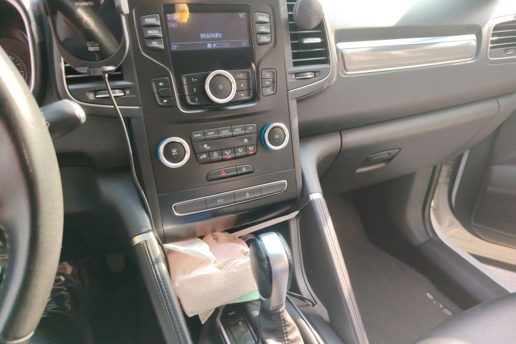 雷诺 科雷傲 2017款 2.0L 两驱领先版中控内饰16