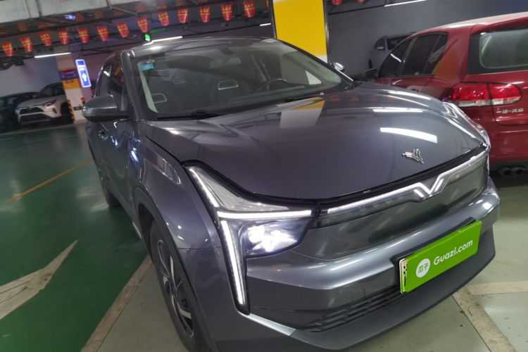 哪吒汽车 哪吒U 2021款 Pro 400 巡航版车身外观3