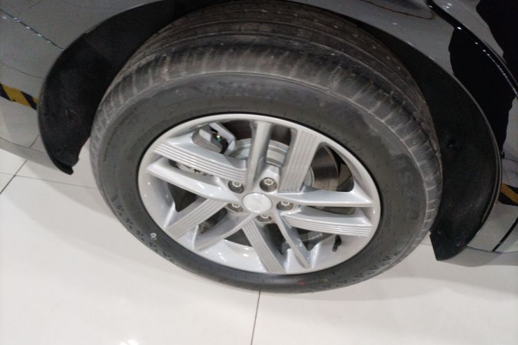 红旗E-QM5 2025款 500km 出行版车身外观6008