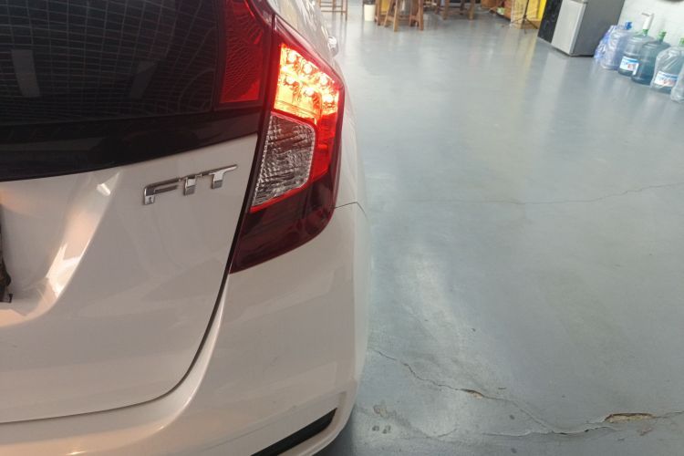 本田 飞度 2018款 1.5L 手动舒适版车身外观9