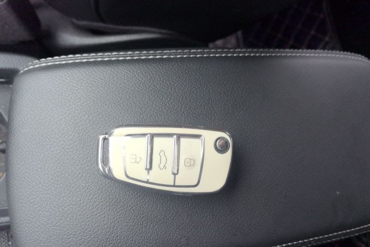 奥迪Q3 2020款 35 TFSI 时尚动感型中控内饰7001