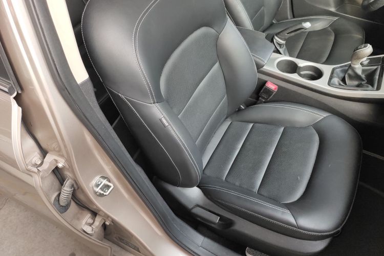 吉利汽车 帝豪GL 2017款 1.8L 手动精英型局部细节41