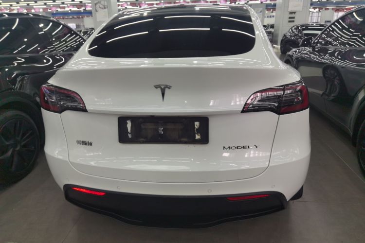 特斯拉 Model Y 2022款 改款 后轮驱动版车身外观6