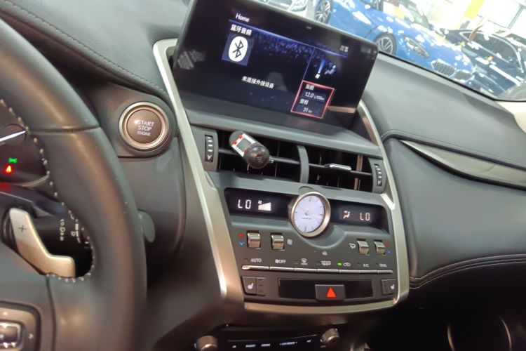 雷克萨斯NX 2020款 300 前驱 锋行版 国V中控内饰16