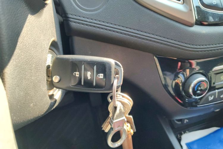 长安 逸动 2015款 1.6L 自动俊酷型 国V中控内饰7001