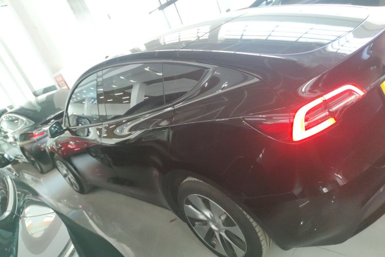 特斯拉 Model Y 2022款 后轮驱动版车身外观6003