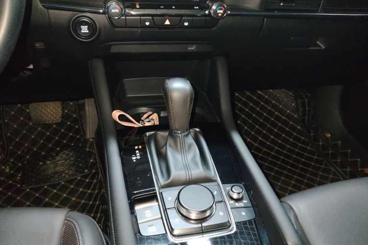 马自达3 昂克赛拉 2021款 2.0L 自动质雅版中控内饰18