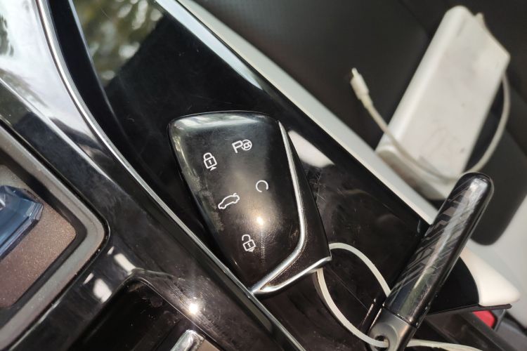 东风风神 皓瀚 2023款 DH-i 1.5T 尊贵版中控内饰7001