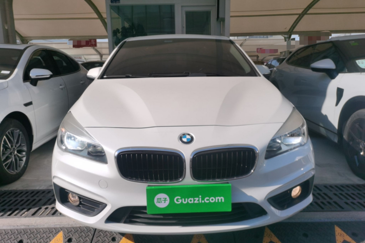 宝马2系旅行车(进口) 2015款 218i 领先型车身外观2