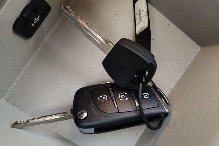 江铃集团新能源 易至EV2 2024款 201km 舒适型中控内饰11